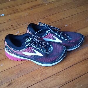 Brooks Ghost 10 Size 8.5